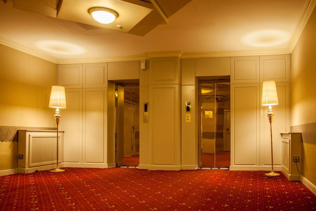 Grand Sapphire Hotel Almaty Exterior foto