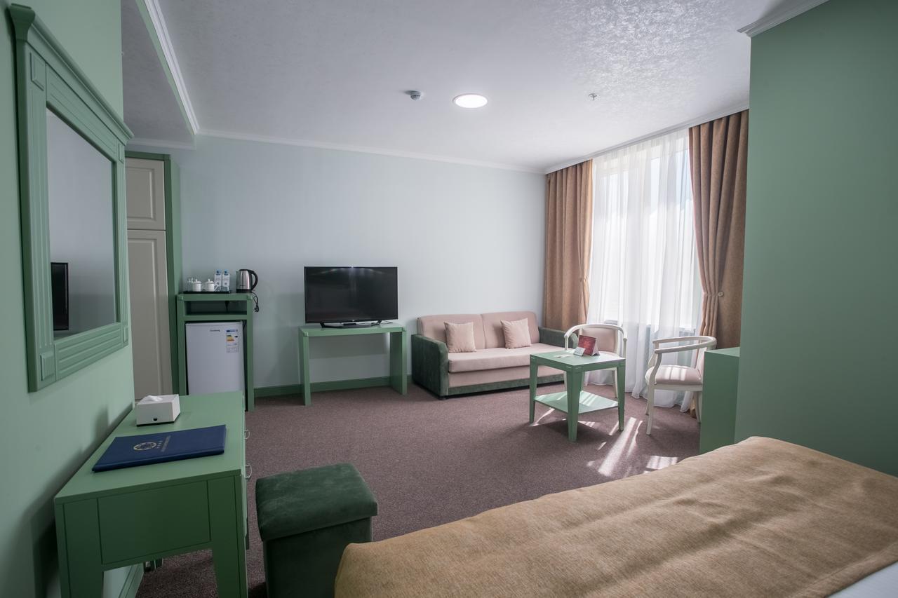Grand Sapphire Hotel Almaty Exterior foto
