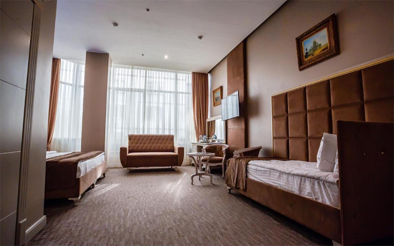 Grand Sapphire Hotel Almaty Exterior foto